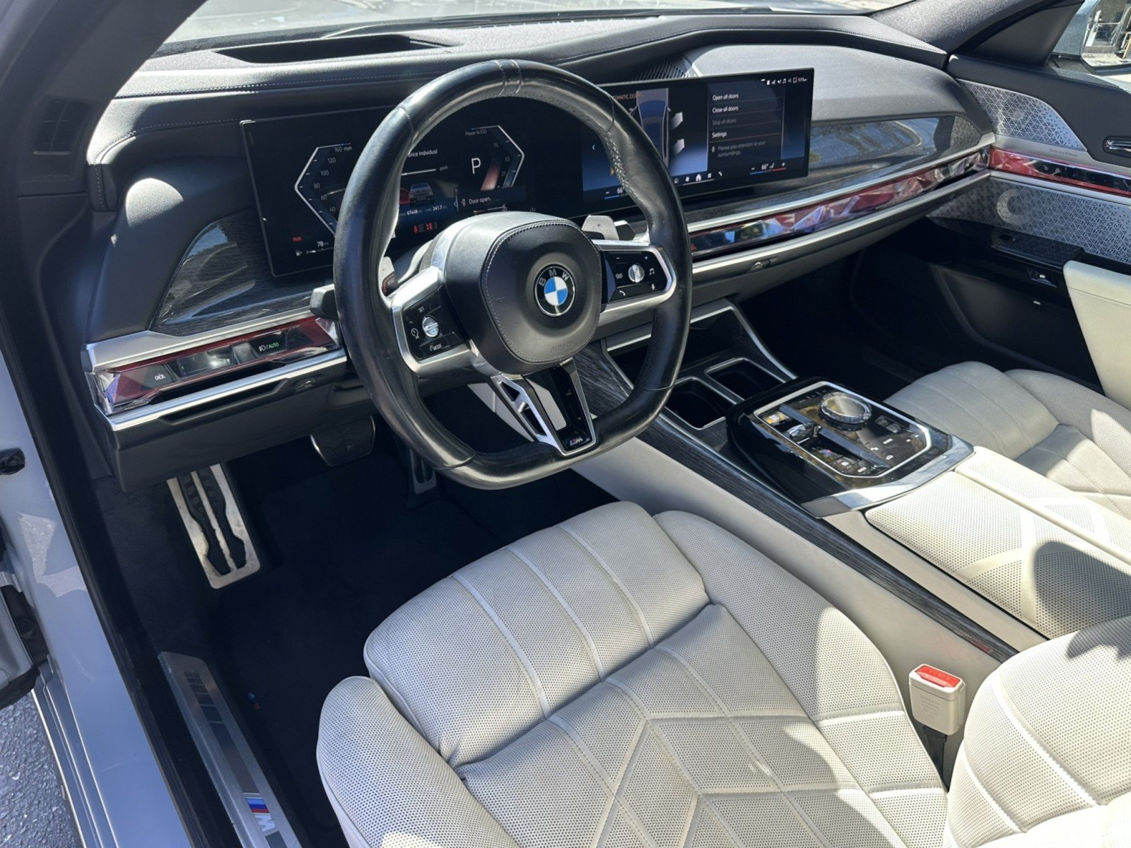 Used 2023 BMW 760i xDrive w/ Luxury Rear Seating Package AWD/4WD image 19