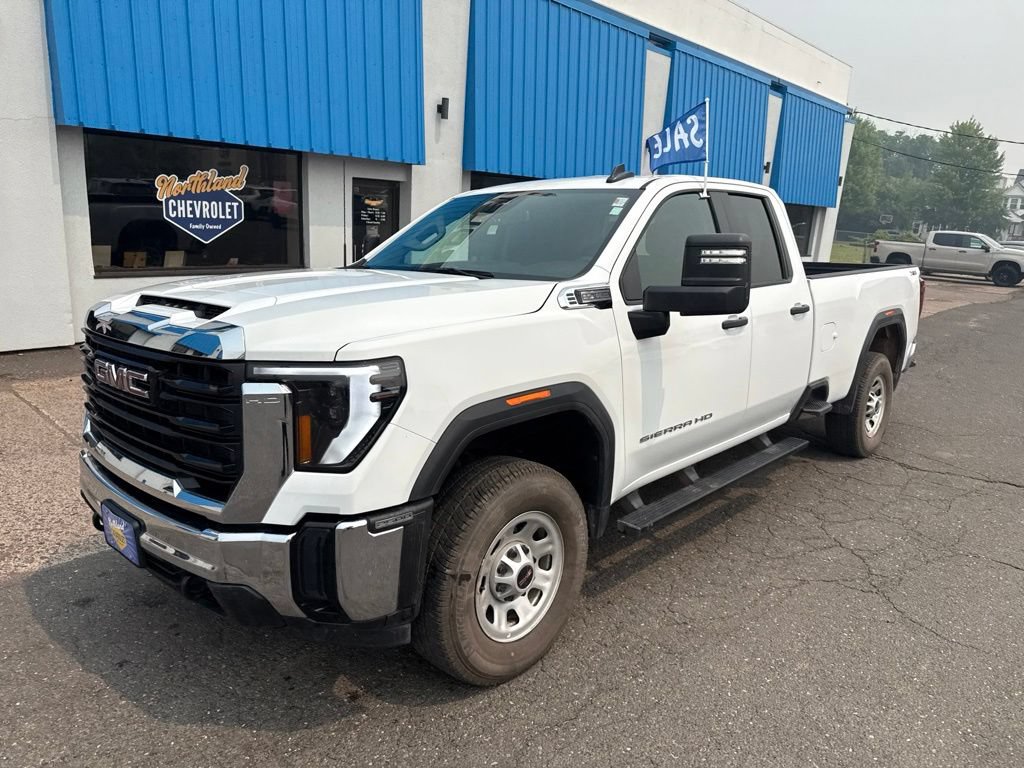 Used 2024 GMC Sierra 2500 Pro AWD/4WD image 2