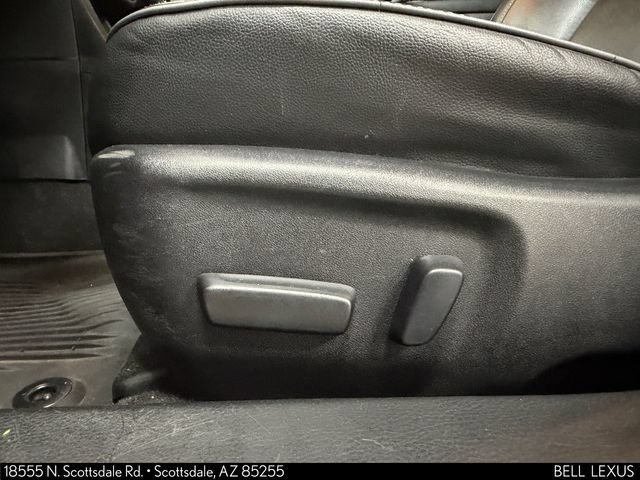 Used 2019 Toyota Corolla XLE FWD image 18