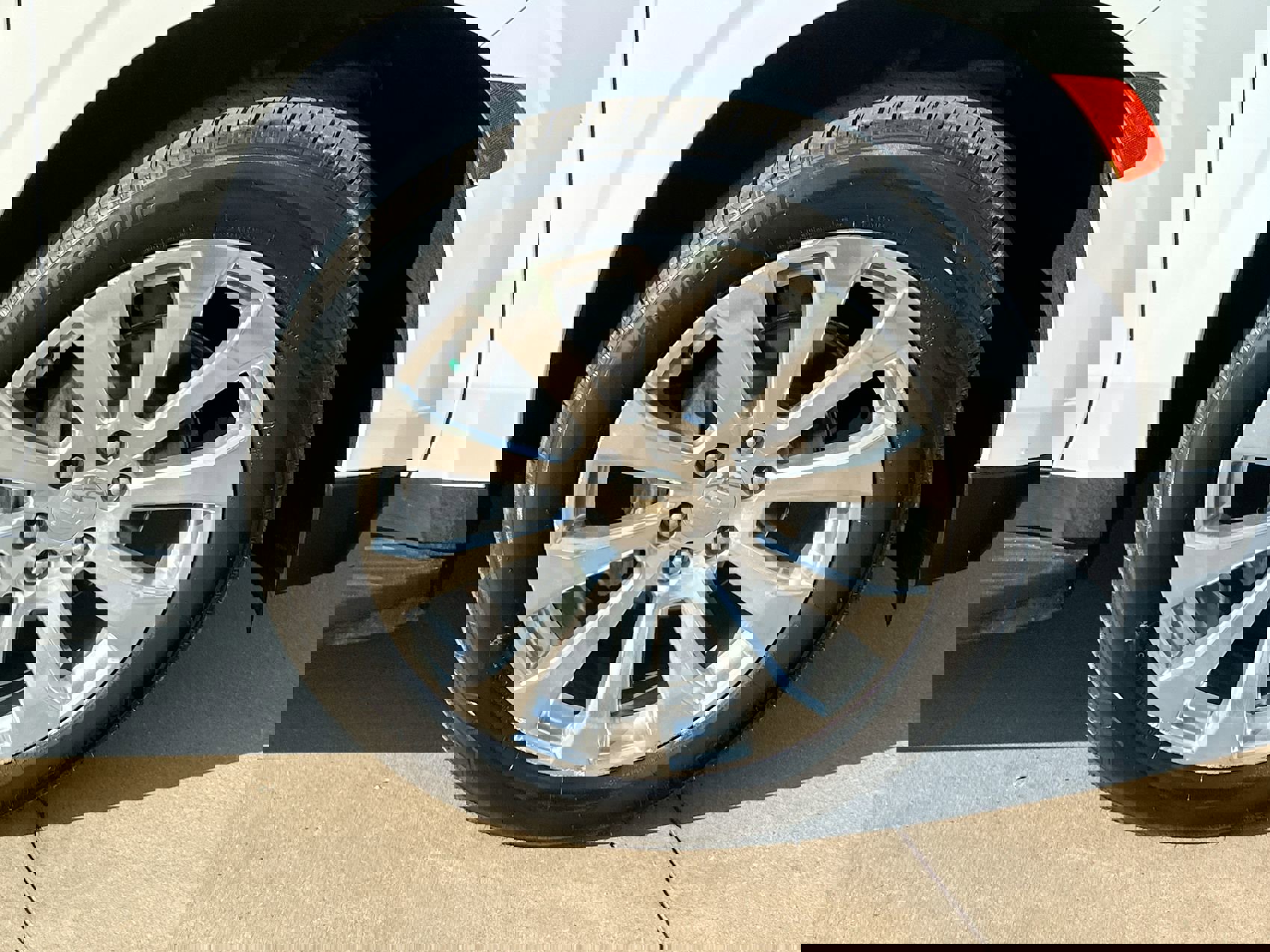 Used 2021 Chevrolet Tahoe Premier w/ Premium Package image 10