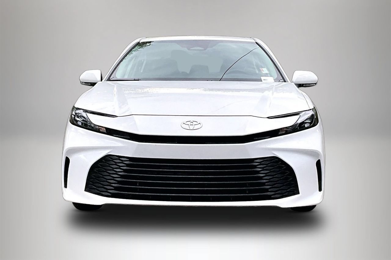 Used 2025 Toyota Camry LE FWD image 3