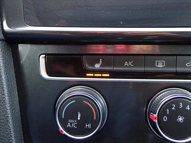 Used 2018 Volkswagen Golf SE image 20