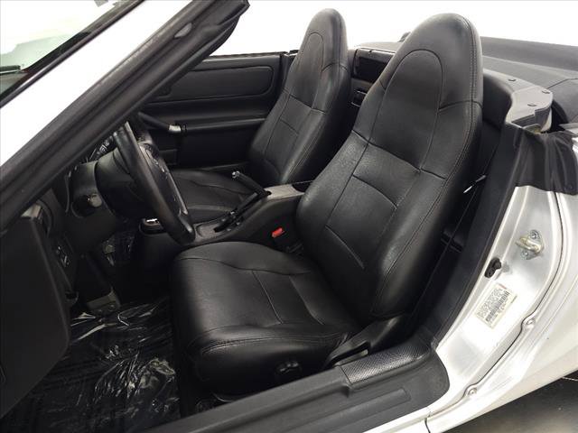 Used 2002 Toyota MR2 image 12