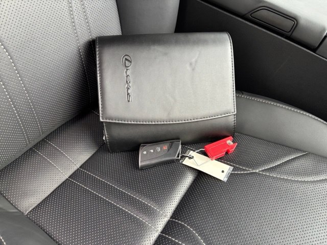 Used 2024 Lexus ES 300h w/ Accessory Package (Z2) FWD image 34