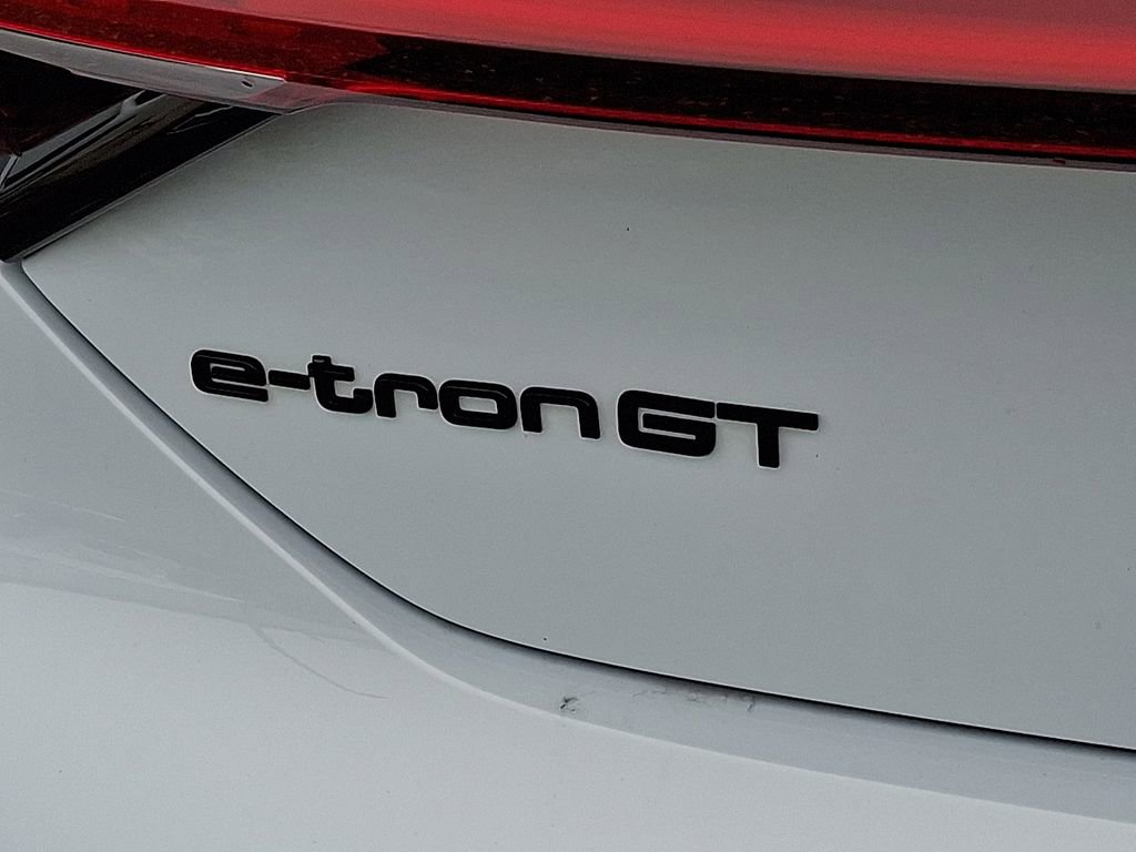 Used 2023 Audi e-tron GT Premium Plus w/ Performance Package image 31