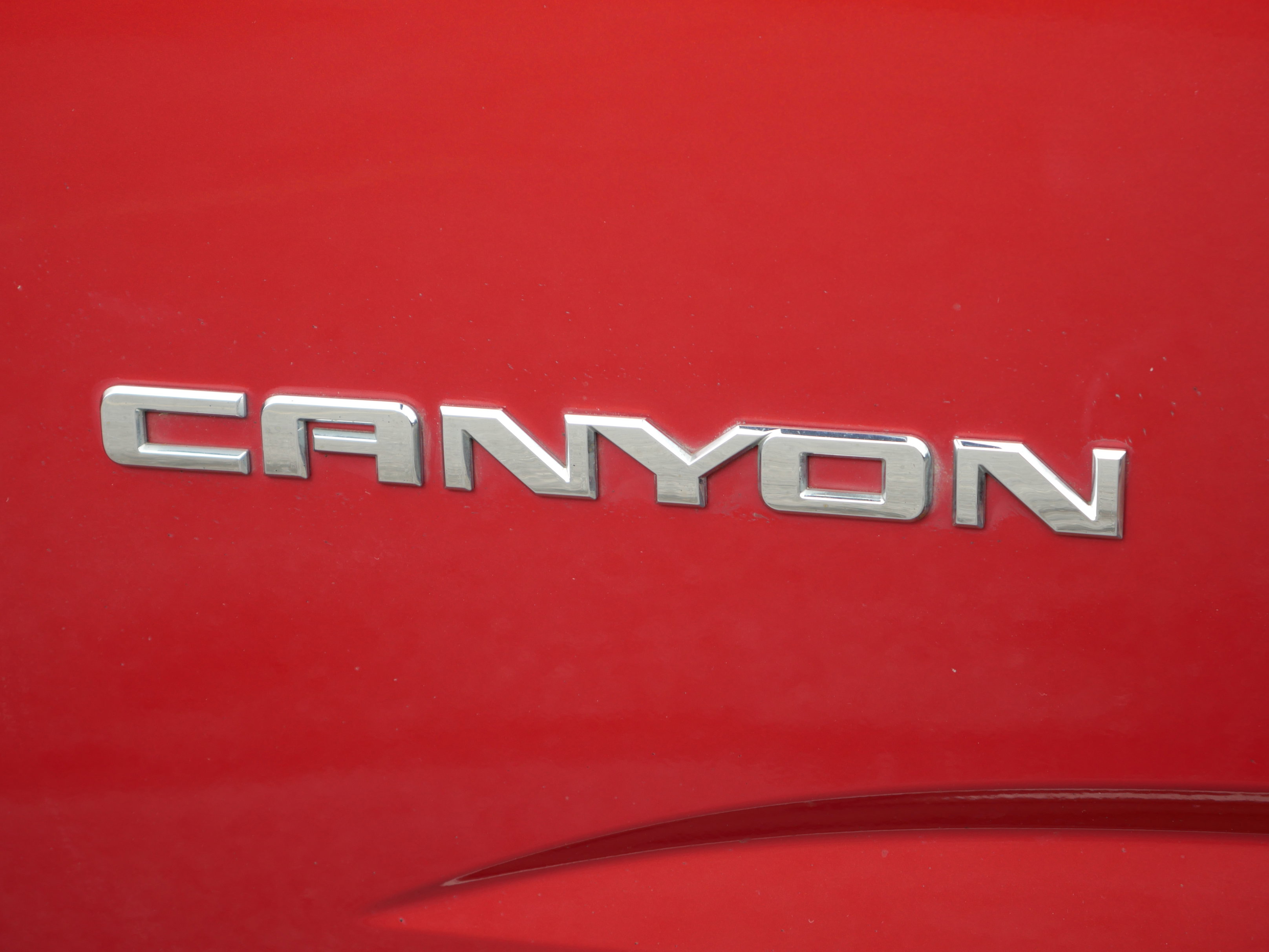 Used 2015 GMC Canyon SLT image 15