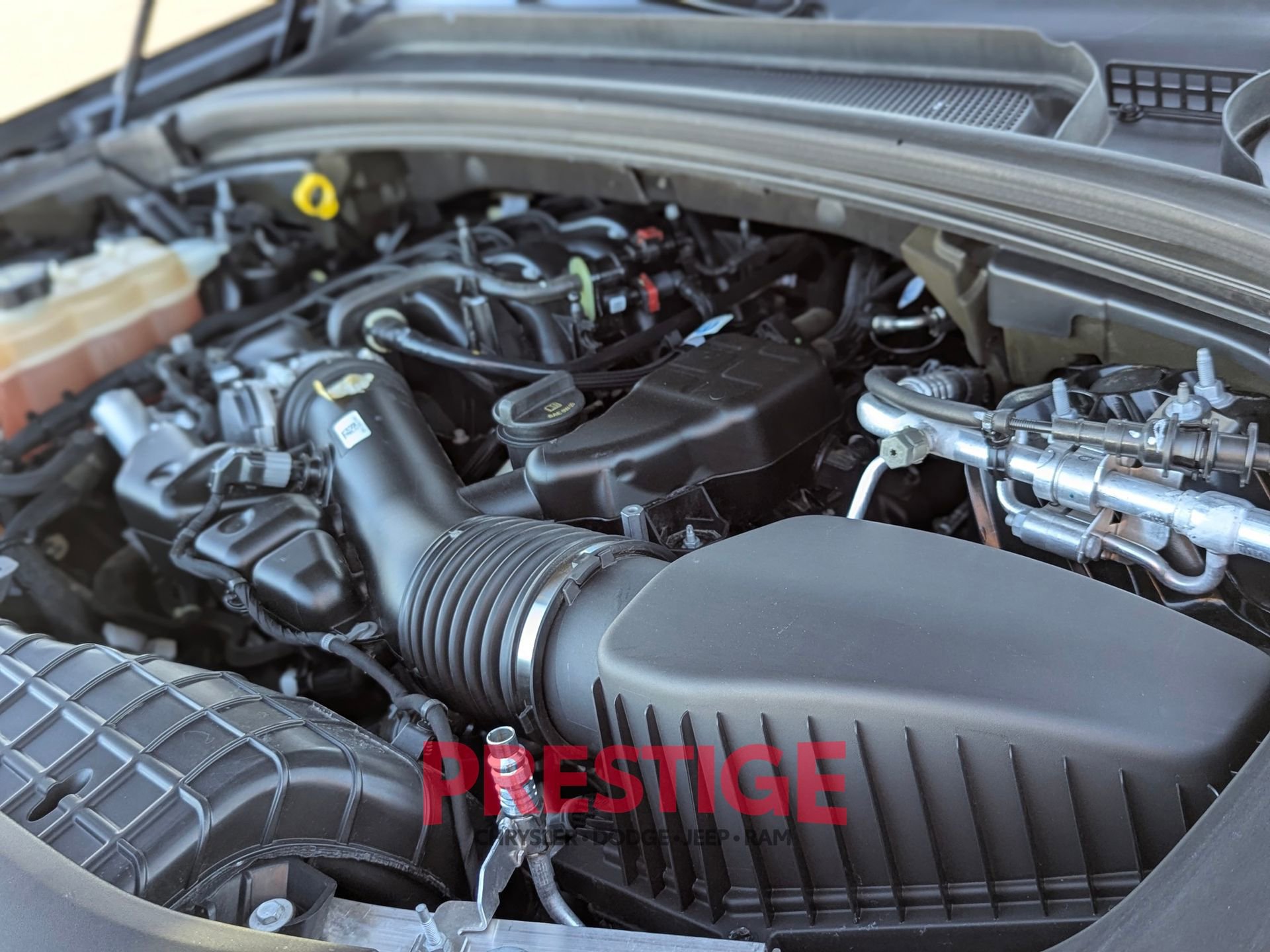 Used 2023 Jeep Grand Cherokee L Laredo image 35
