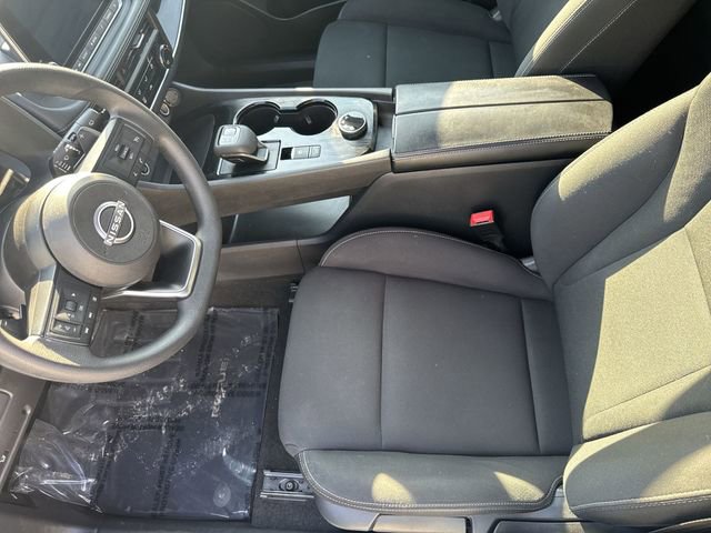 Used 2023 Nissan Rogue S image 19