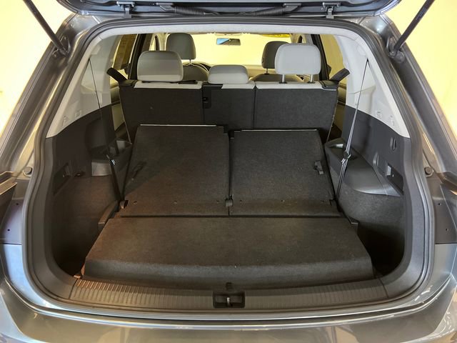 Used 2018 Volkswagen Tiguan S FWD image 5
