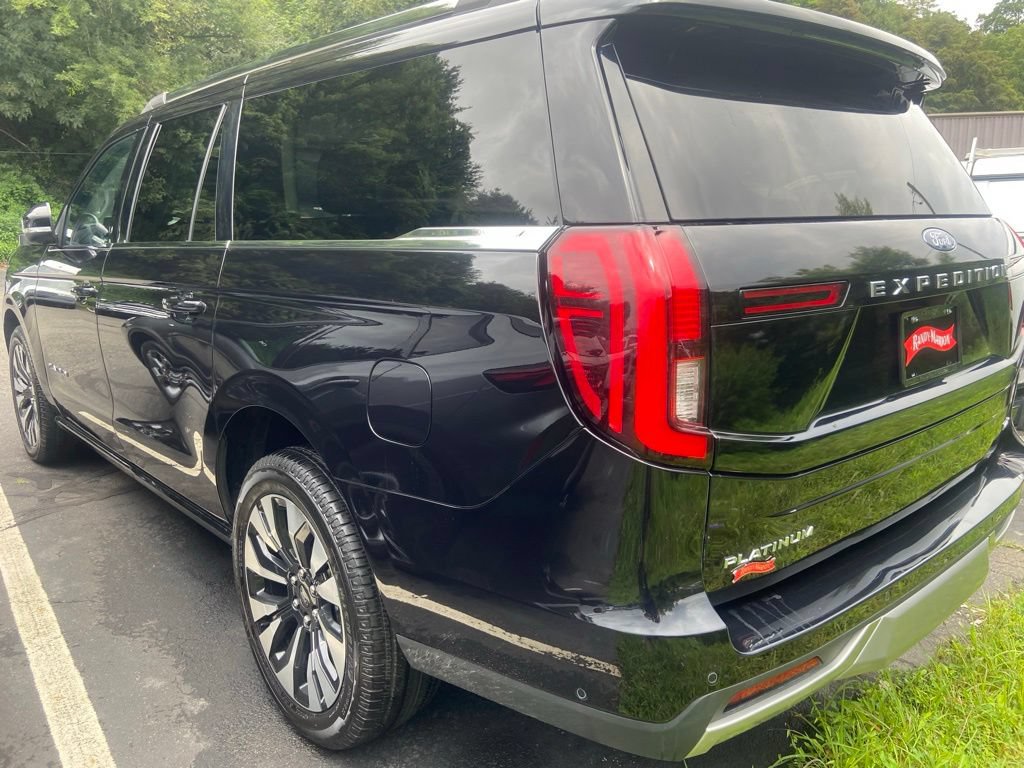 Used 2025 Ford Expedition Max Platinum w/ Driver's Package AWD/4WD image 8