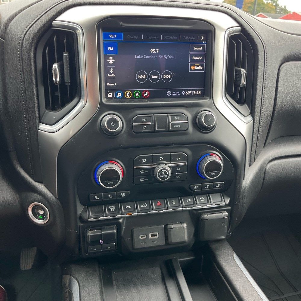 Used 2020 Chevrolet Silverado 2500 LTZ w/ LTZ Plus Package AWD/4WD image 10