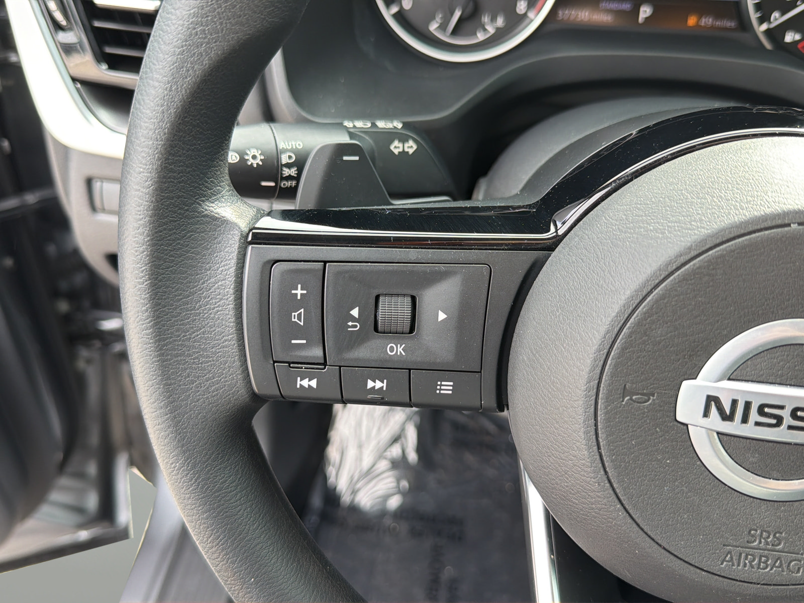 Certified 2021 Nissan Rogue SV FWD image 17