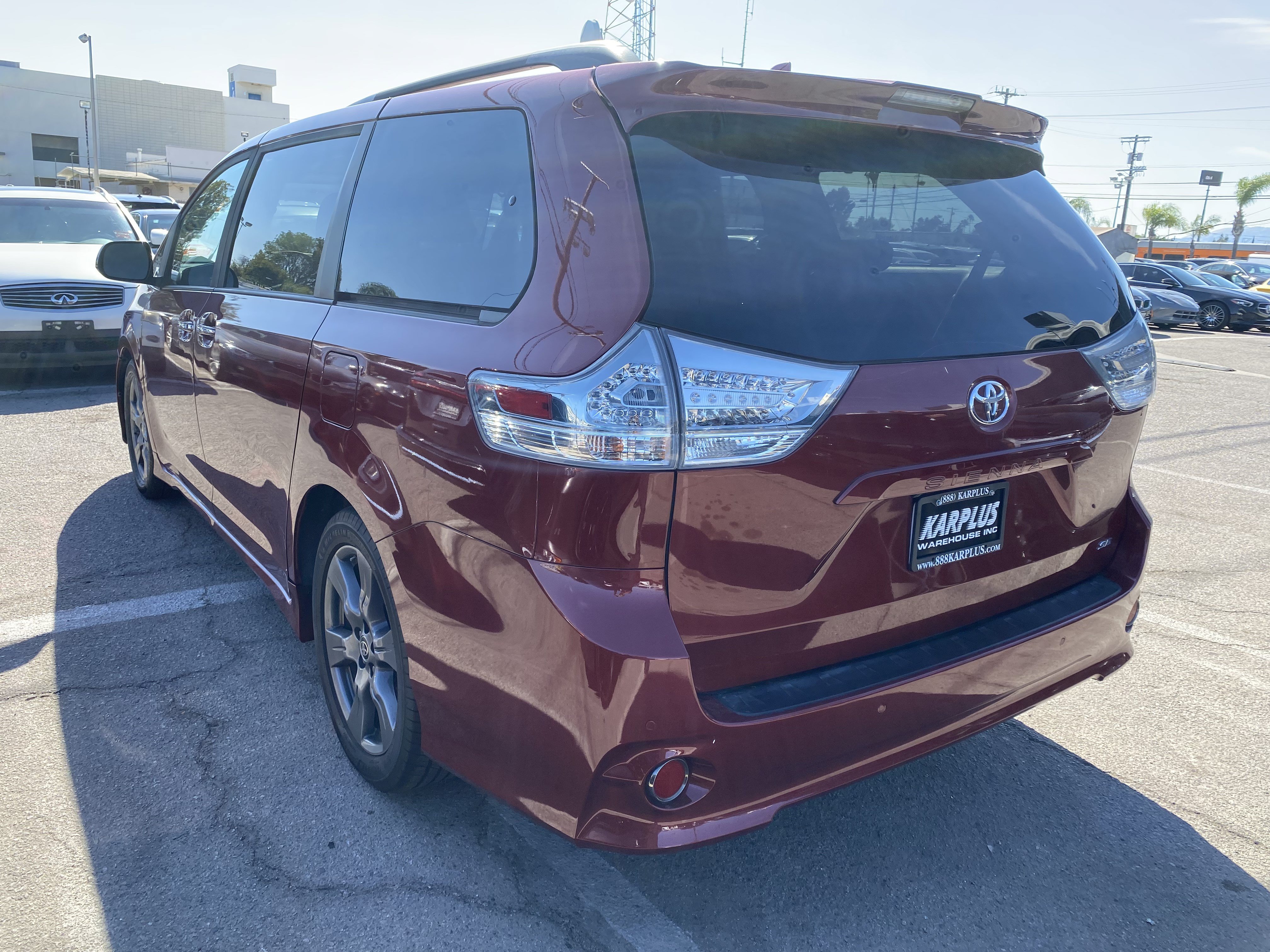 Used 2020 Toyota Sienna SE Premium FWD image 10