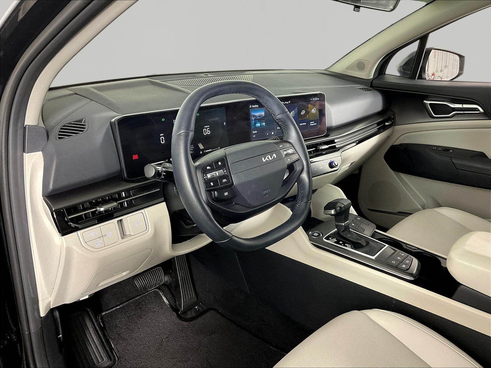 Used 2026 Kia Sportage EX FWD image 17