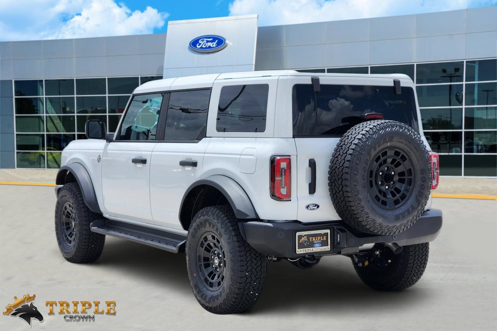 New 2026 Ford Bronco Outer Banks w/ Sasquatch Package AWD/4WD image 4