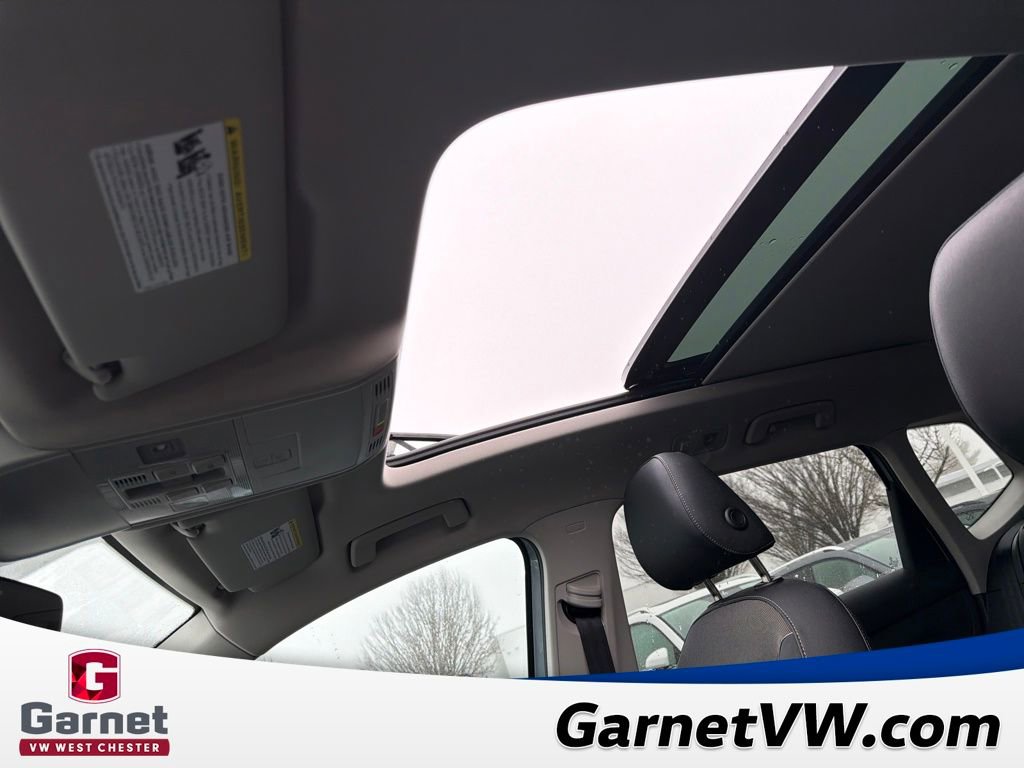 New 2026 Volkswagen Taos SE image 17