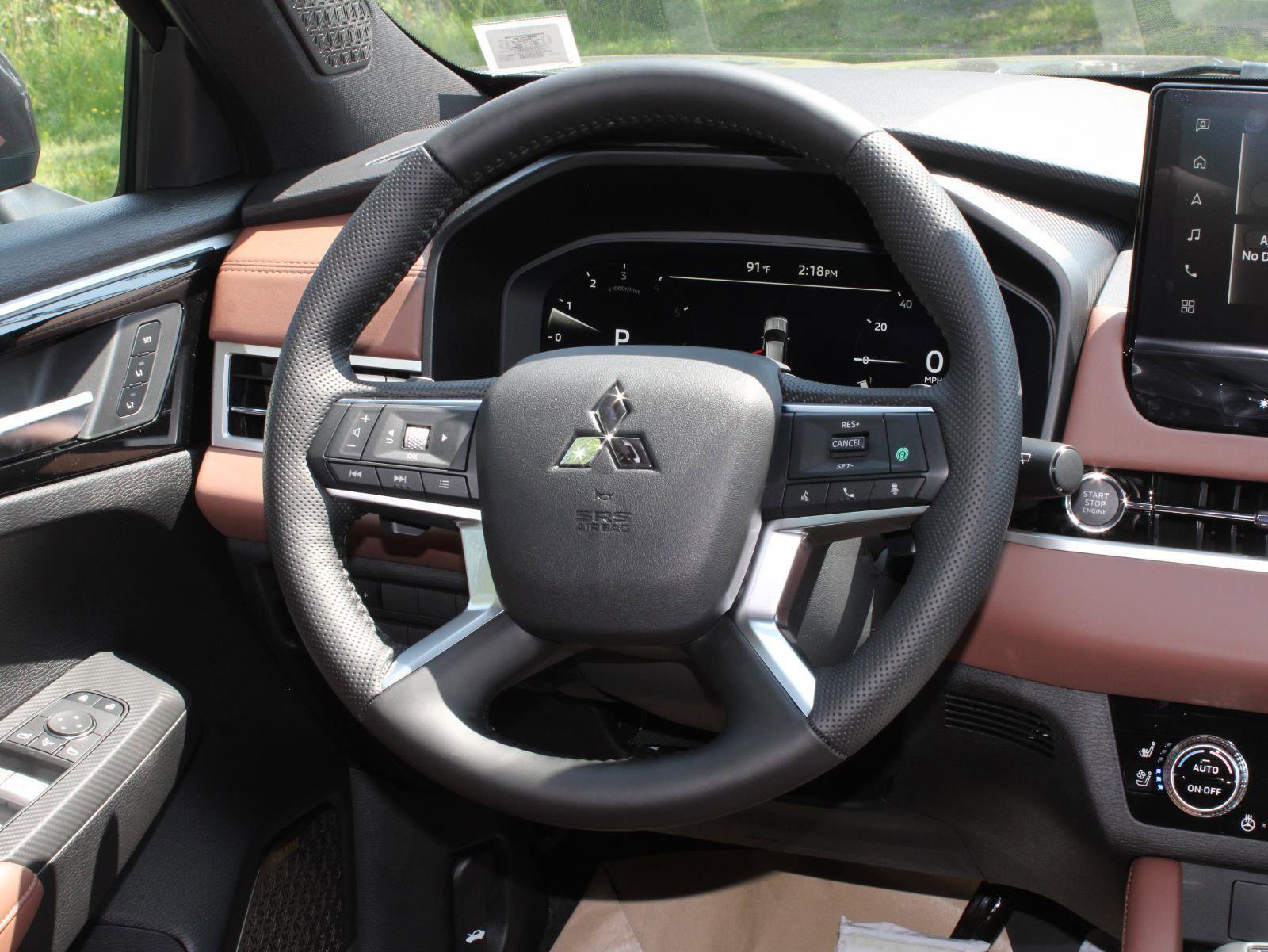 New 2025 Mitsubishi Outlander SEL image 23