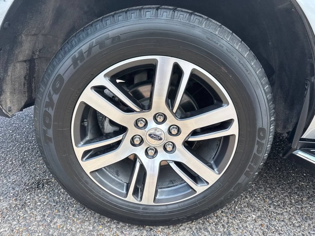 Used 2023 Ford Expedition XLT RWD image 9