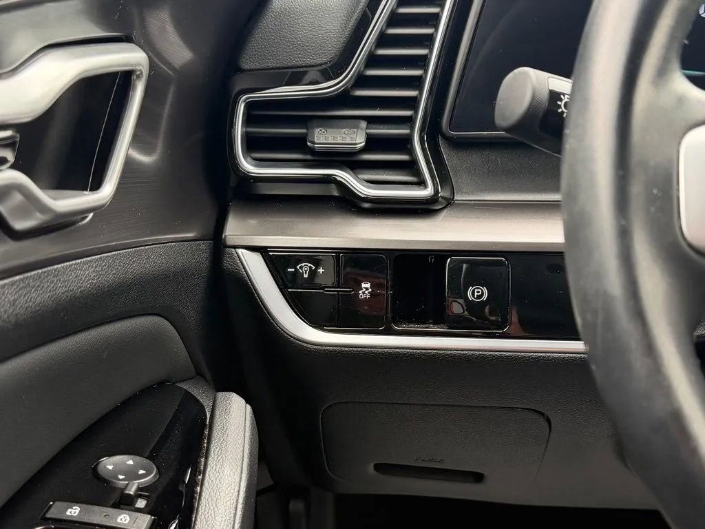 Used 2024 Kia Sportage EX FWD image 14