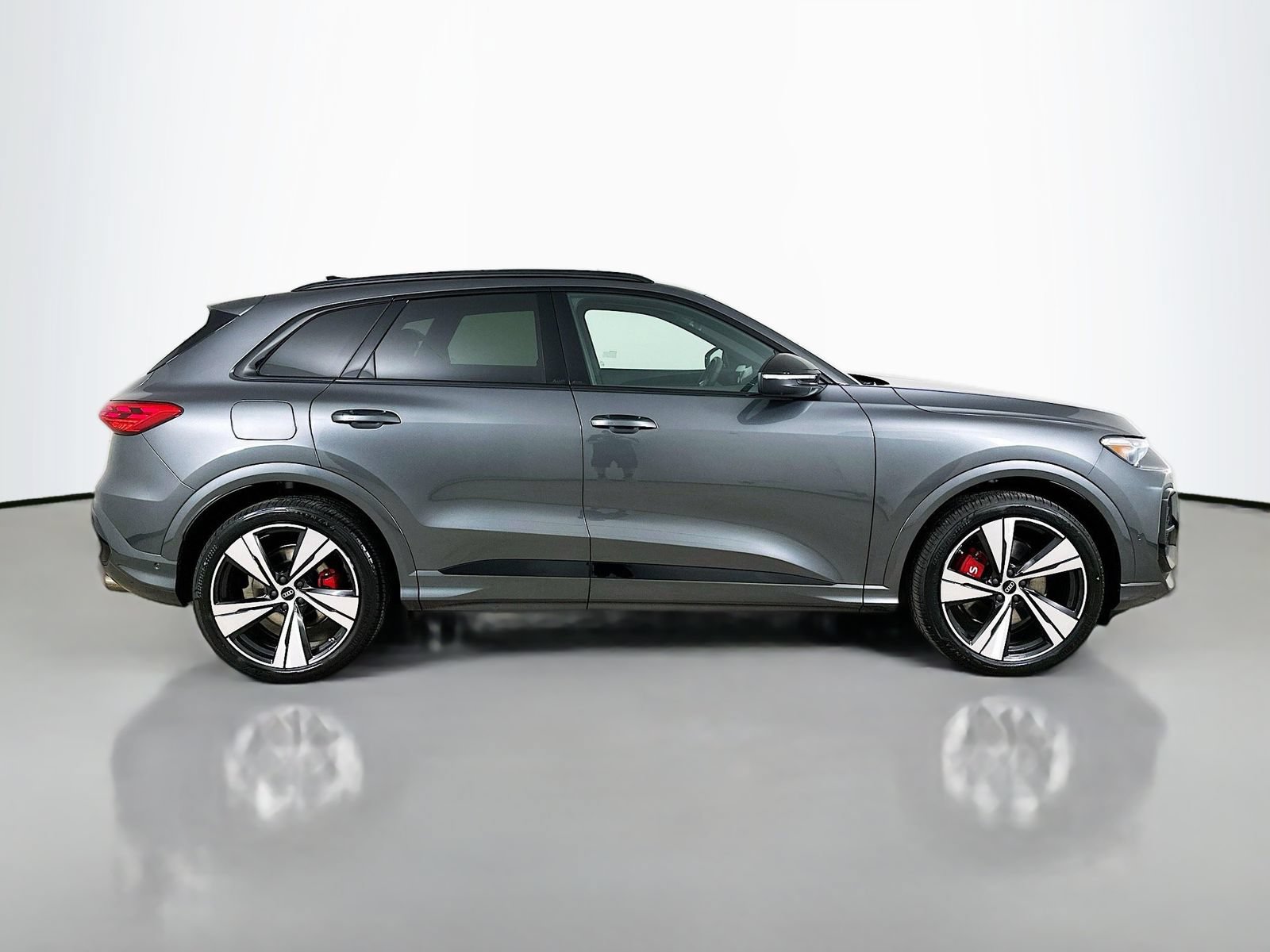 New 2026 Audi SQ5 Premium Plus AWD/4WD image 4