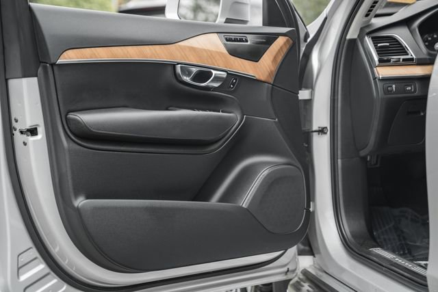 Used 2022 Volvo XC90 T6 Momentum w/ Advanced Package image 40