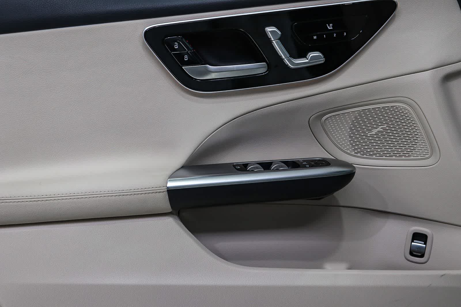 Used 2025 Mercedes-Benz C 300 Sedan image 22