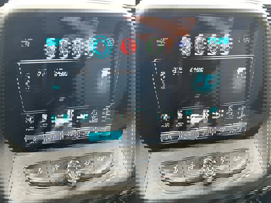 Used 2018 Chevrolet Camaro LT w/ Technology Package image 11