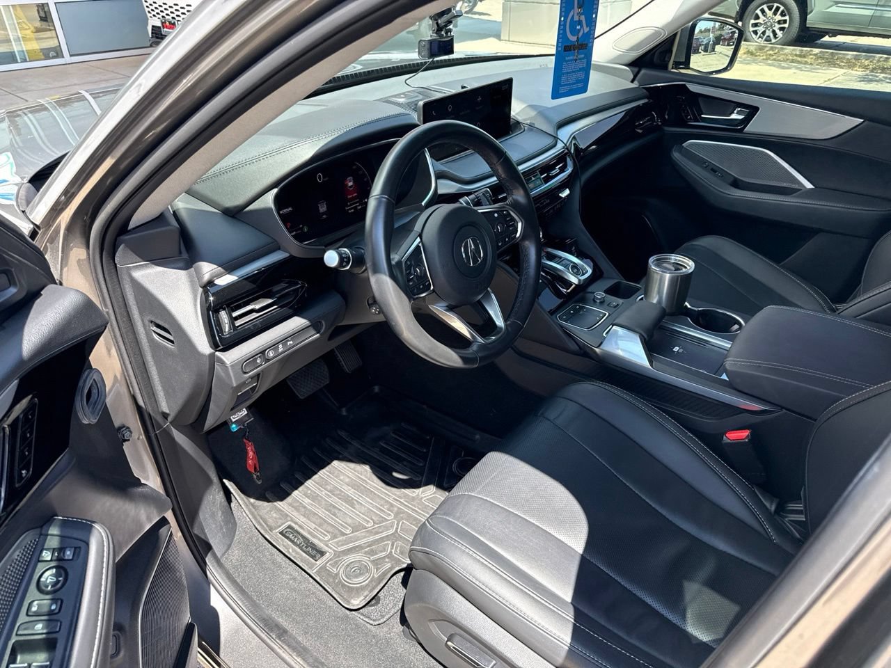Used 2024 Acura MDX w/ Technology Package FWD image 6
