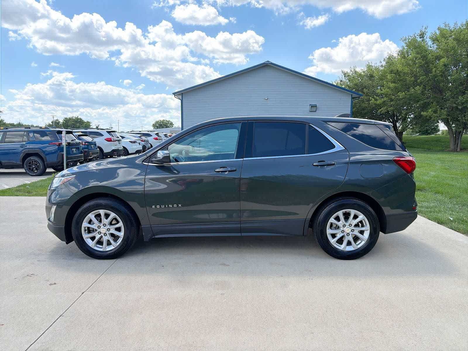 Used 2020 Chevrolet Equinox LT FWD image 3