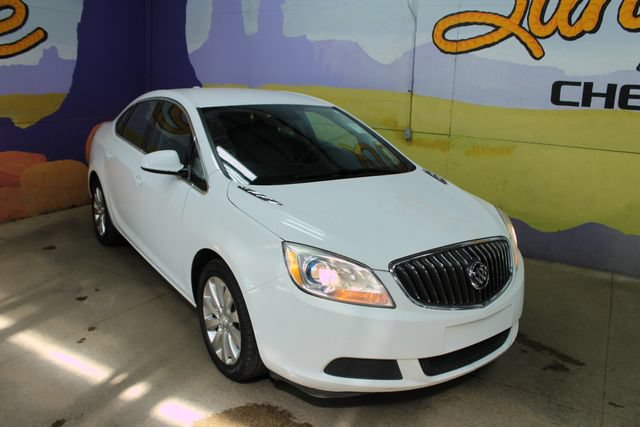 Used 2017 Buick Verano FWD image 2