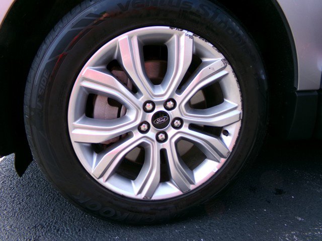 Used 2023 Ford Edge Titanium image 25