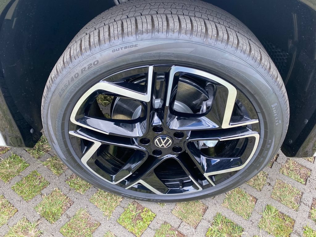 New 2026 Volkswagen Tiguan SEL R-Line AWD/4WD image 26