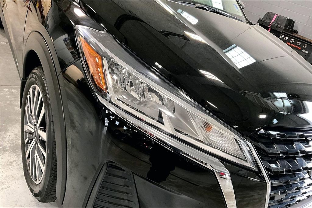 Certified 2022 Nissan Kicks SV image 28