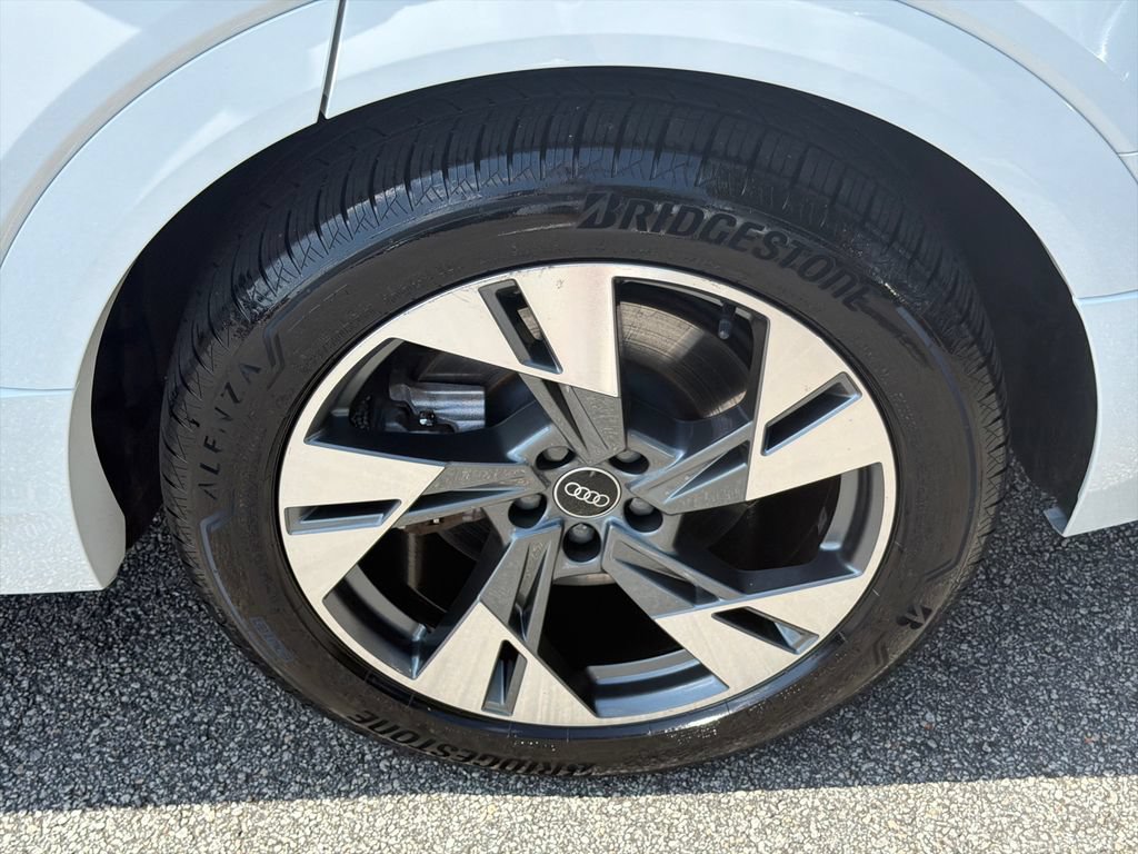 Used 2022 Audi e-tron Premium AWD/4WD image 19