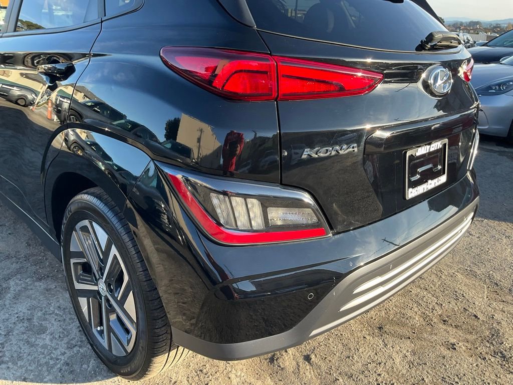 Used 2022 Hyundai Kona Limited w/ Cargo Package image 86
