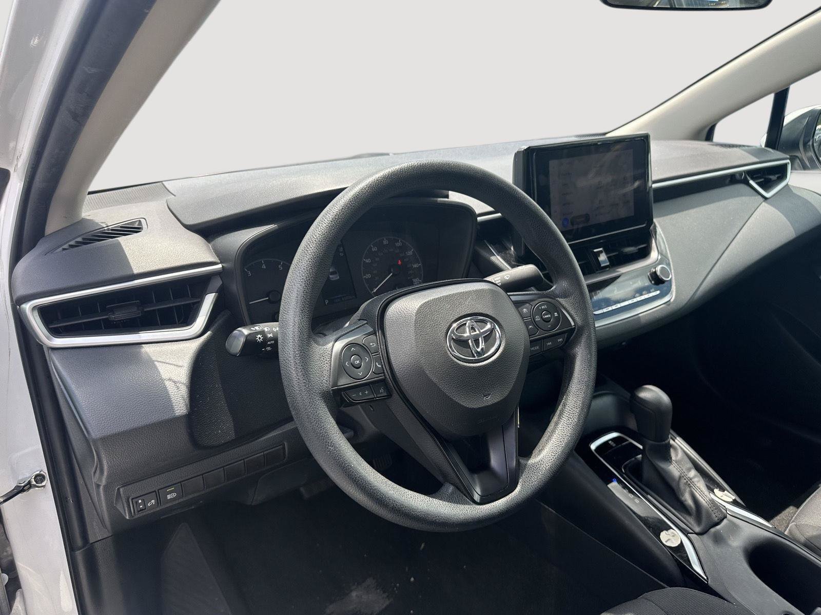 Used 2023 Toyota Corolla LE FWD image 11