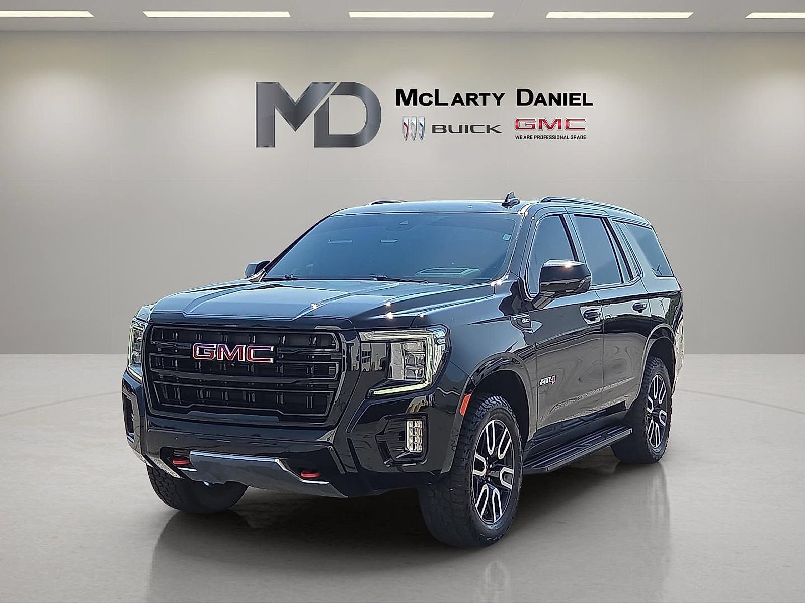 Certified 2024 GMC Yukon AT4 w/ Technology Package AWD/4WD image 3
