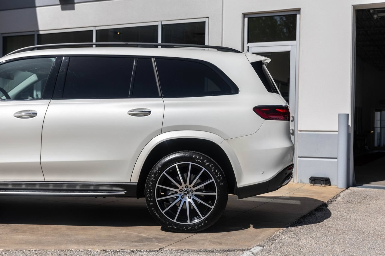 Used 2024 Mercedes-Benz GLS 580 4MATIC image 12