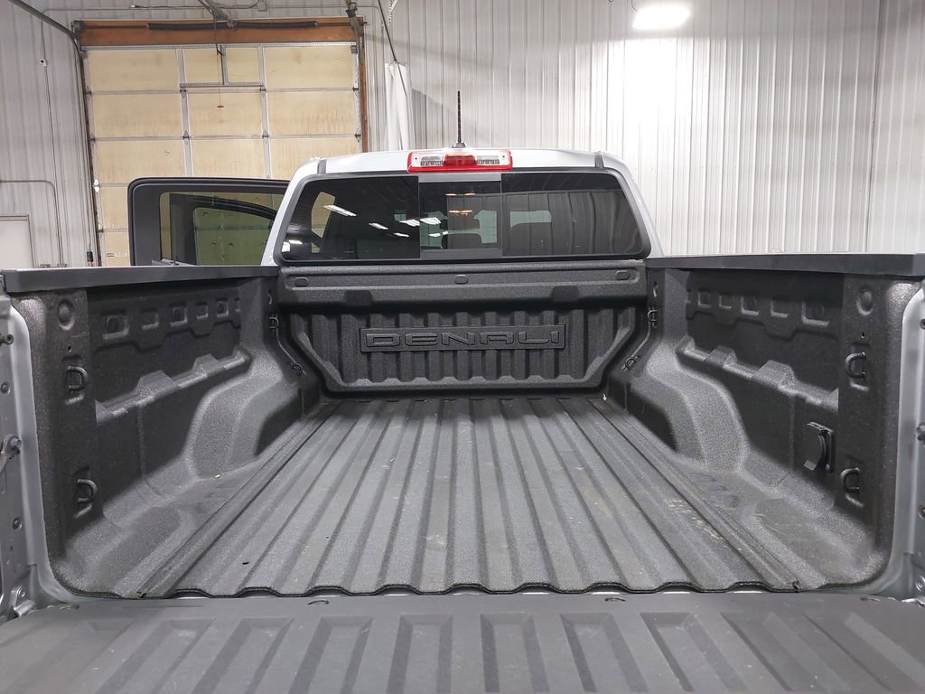 Used 2024 GMC Canyon Denali image 12
