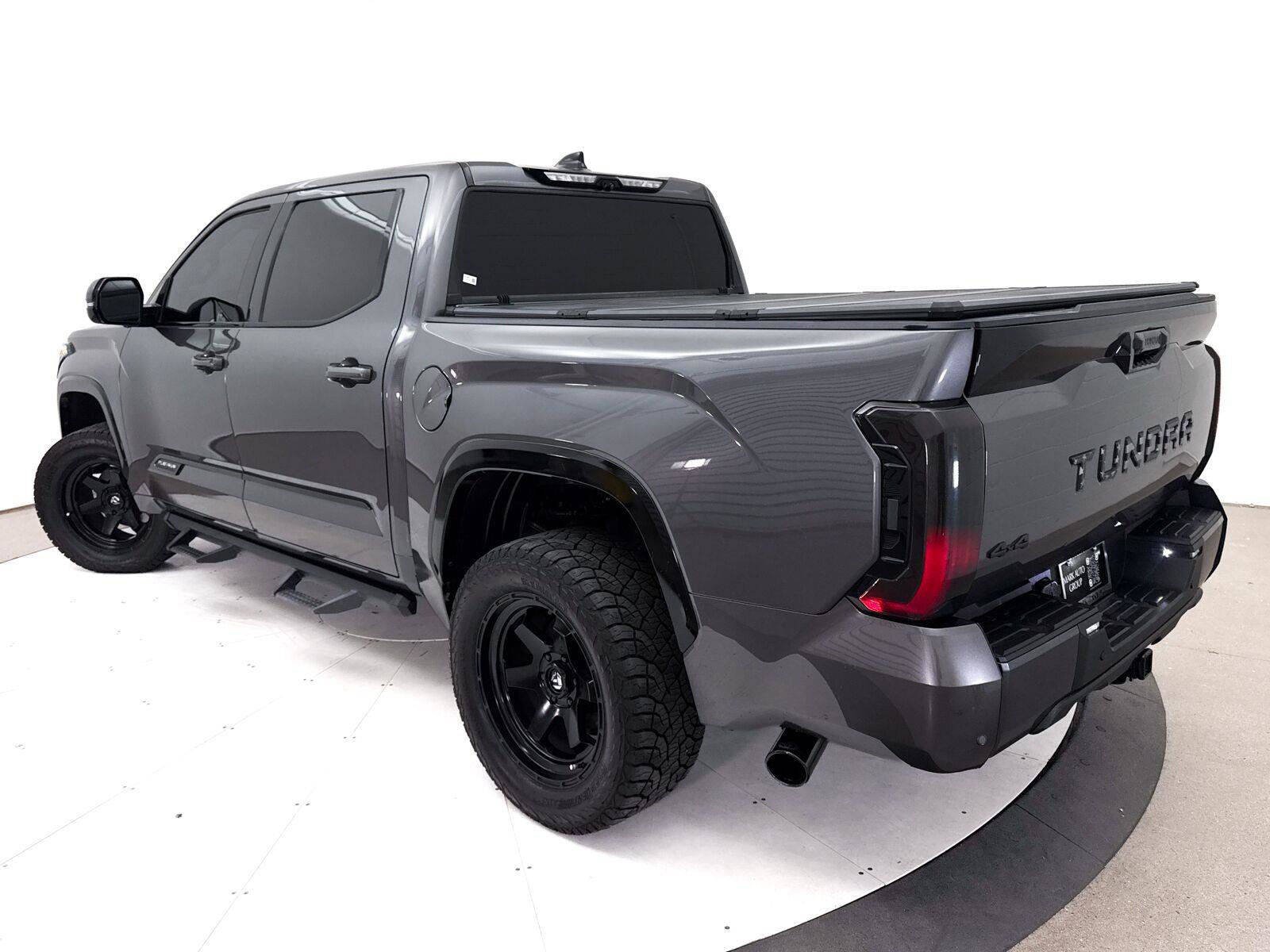 Used 2023 Toyota Tundra Platinum AWD/4WD image 2