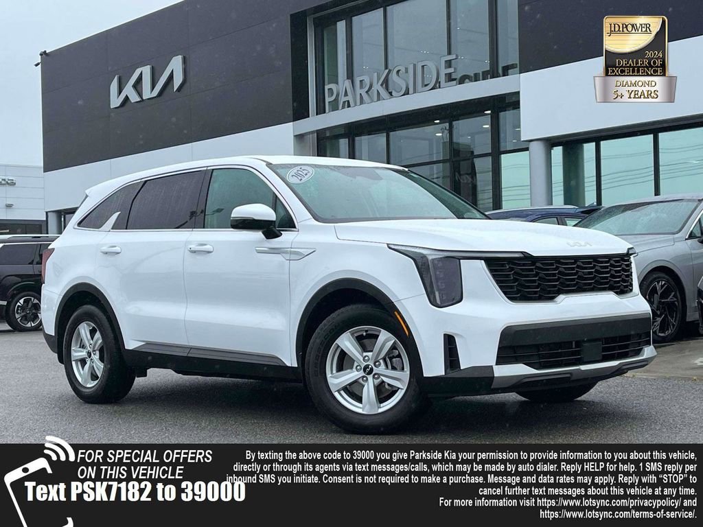 Used 2025 Kia Sorento LX FWD image 1