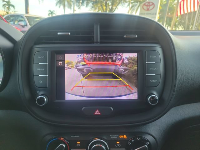 Used 2023 Kia Soul LX w/ LX Technology Package FWD image 21