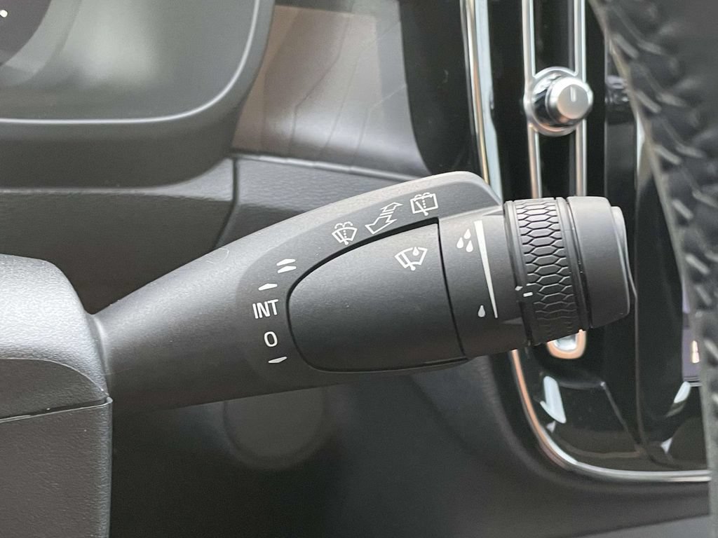 Used 2023 Volvo XC40 Recharge Ultimate w/ Protection Package Premier AWD/4WD image 13