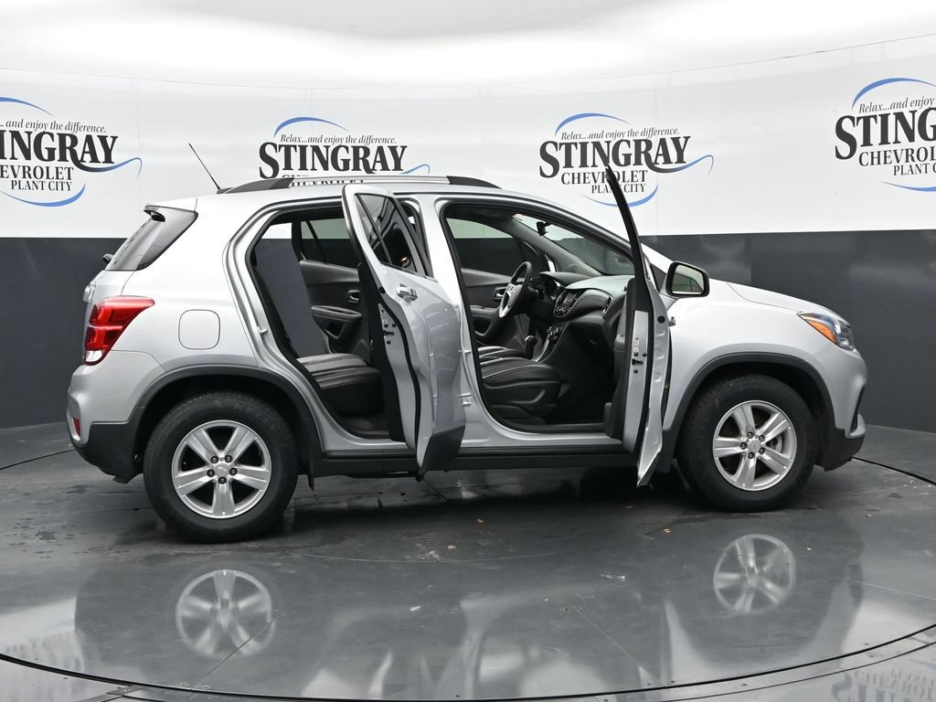 Used 2020 Chevrolet Trax LT w/ Driver Confidence Package FWD image 36