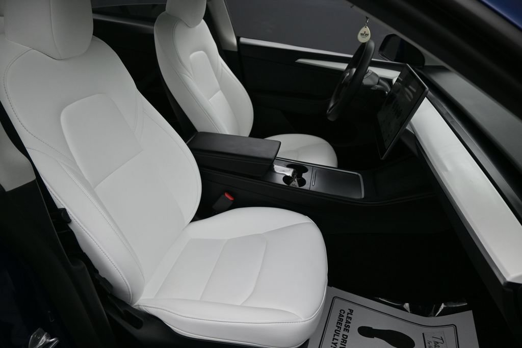 Used 2024 Tesla Model Y 2WD image 36