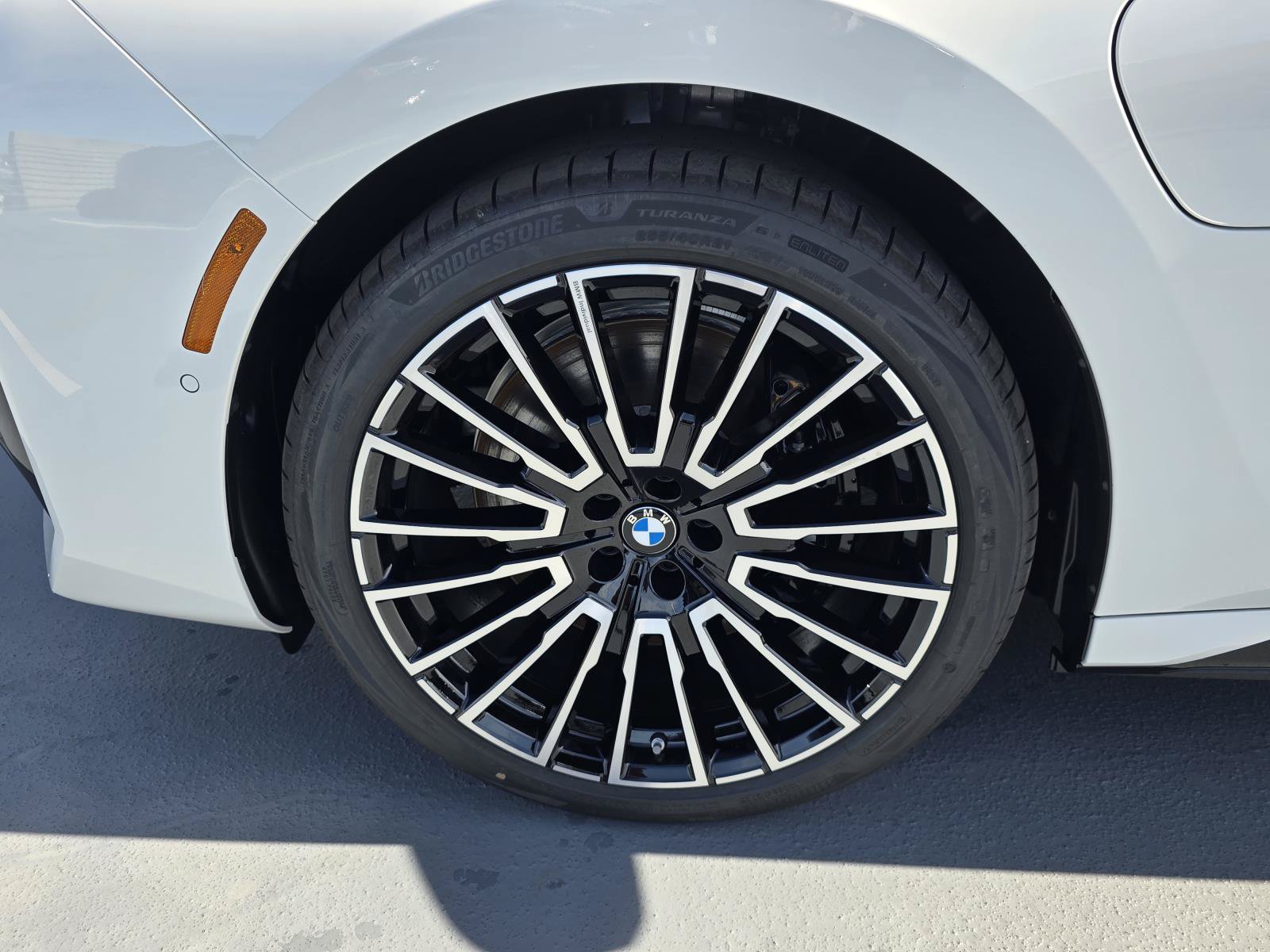 New 2026 BMW 750e xDrive AWD/4WD image 9