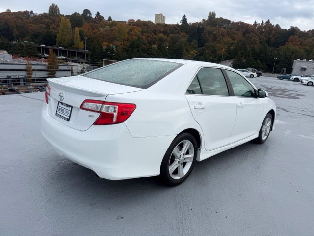 Used 2014 Toyota Camry SE FWD image 3