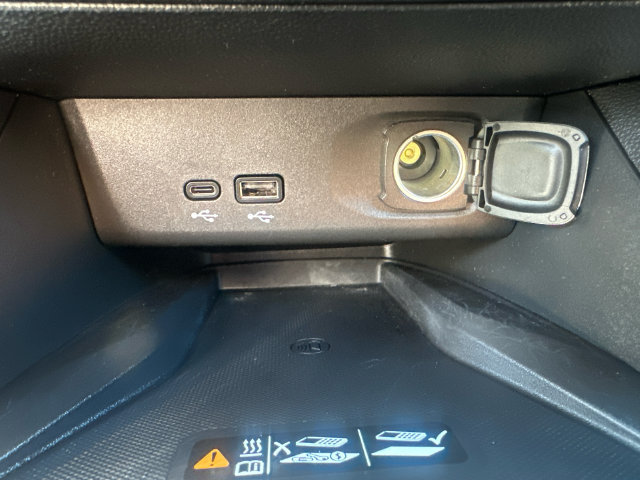 Used 2025 Buick Envista Sport Touring w/ Convenience I Package FWD image 37