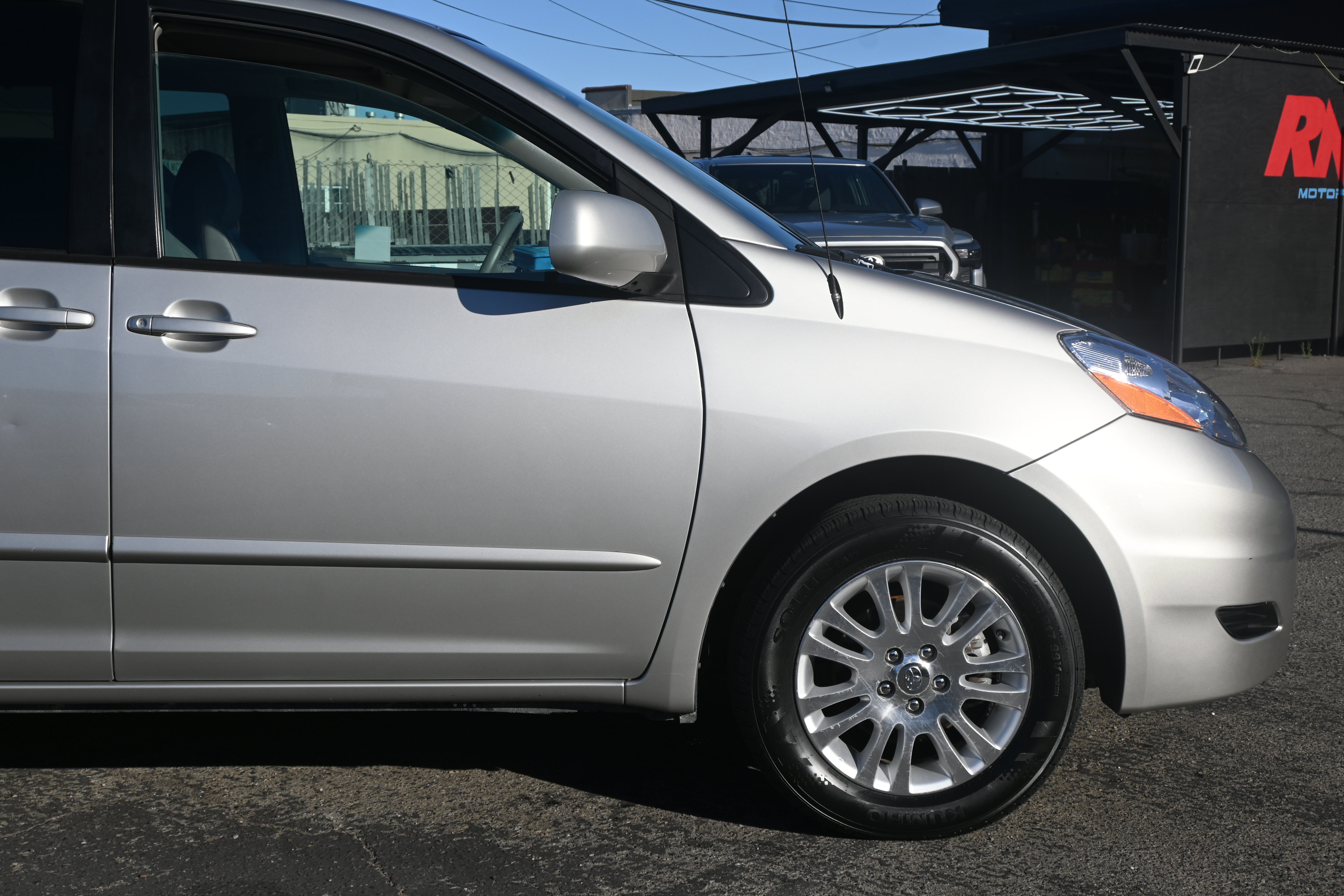 Used 2010 Toyota Sienna AWD image 26