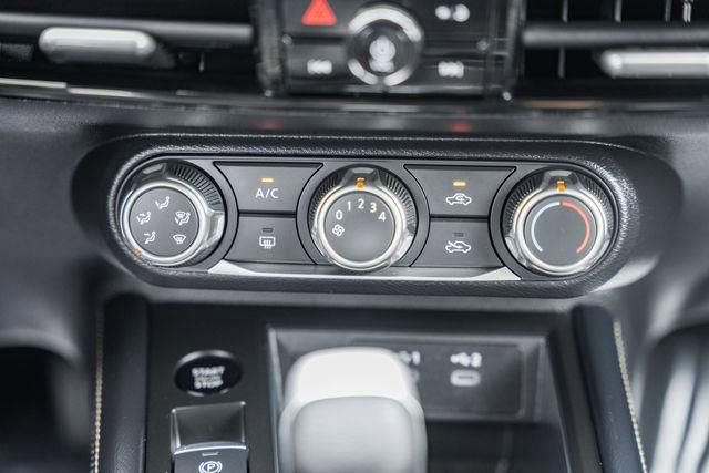 Used 2025 Nissan Kicks SV w/ Charging Package image 23